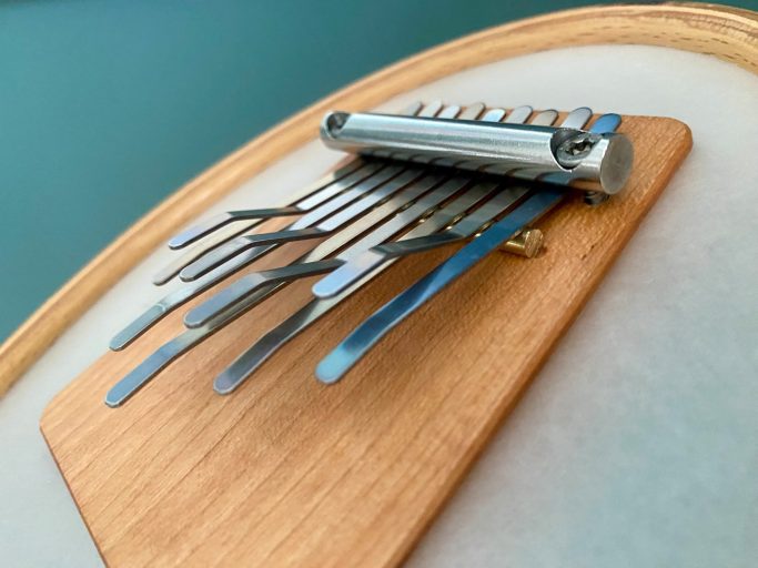 Klangschalen für harmonische Schwingungen und tiefe Entspannung in der Klangmassage.